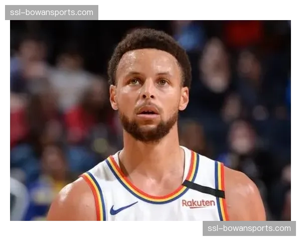 维拉中场核心麦迪逊踝关节伤出战成疑,组织串联存变数 维拉中场核心麦迪逊踝关节伤出战成疑,组织串联存变数