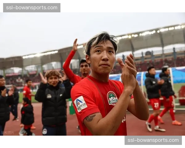 河南队钟义浩黄锐烽边路爆发，本土球员成战术执行关键棋子